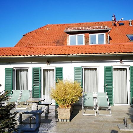 Aparthotel "Goldener Hahn Apartments" Bad Waltersdorf Buitenkant foto
