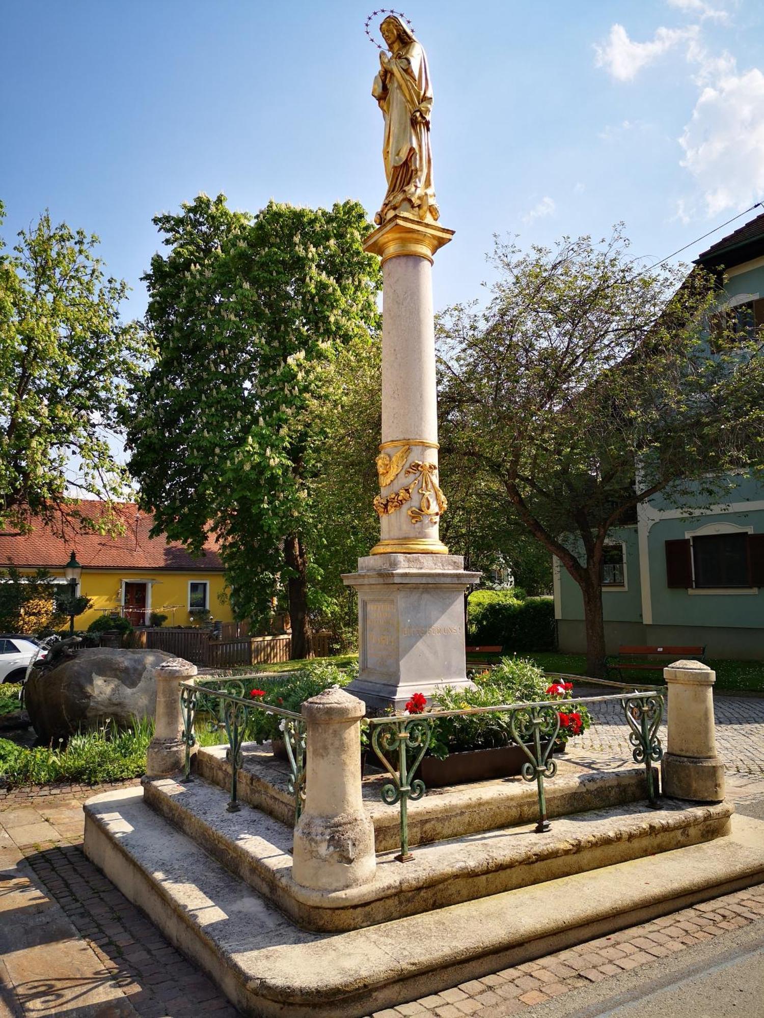 Aparthotel "Goldener Hahn Apartments" Bad Waltersdorf Buitenkant foto